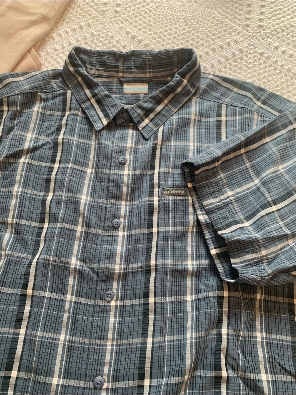 Columbia Men's Blue Plaid Short-Sleeve Button-Down Shirt